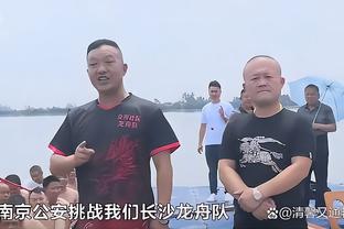 阿隆-霍勒迪：与亲兄弟在NBA交手是最有趣的比赛 每次感觉都特棒