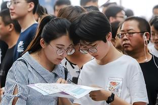 「社交秀」鲁加尼妻子性感红裙 瓦尔加多图压轴❤️